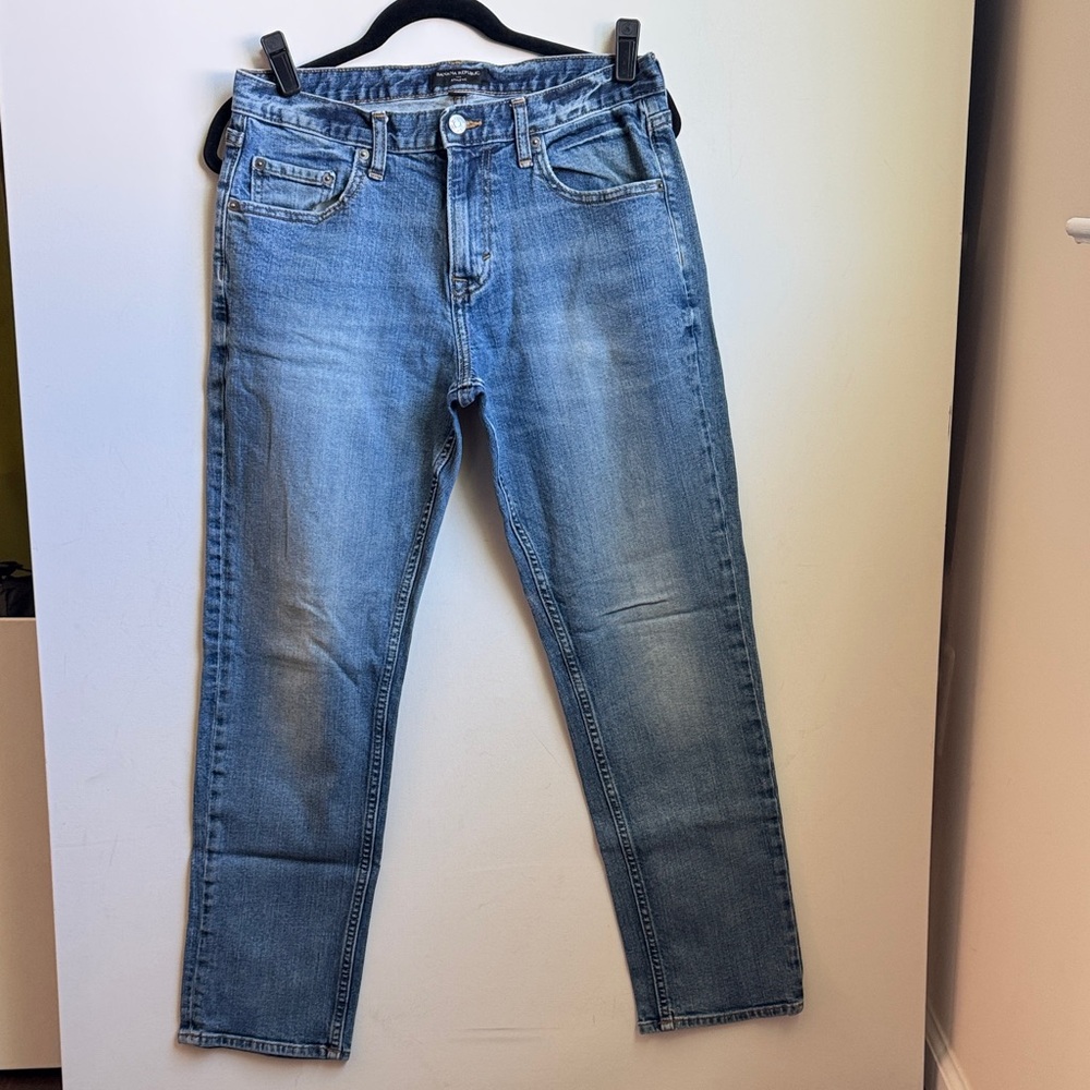 Banana Republic Men's Cropped Tapered Fit Blue Jeans